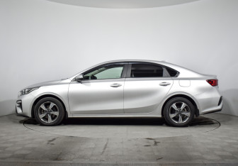 Подержанный автомобиль Kia Cerato Sedan 2021 года (8 фото)