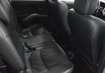 Подержанный автомобиль Mitsubishi Outlander 2012 года (13 фото)