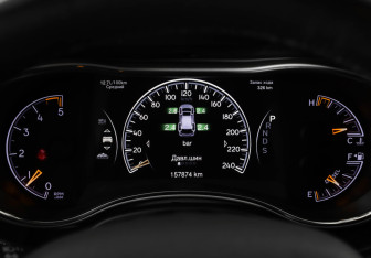 Подержанный автомобиль Jeep Grand Cherokee 2013 года (9 фото)