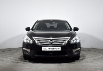 Подержанный автомобиль Nissan Teana 2015 года (2 фото)