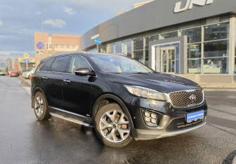 Подержанный автомобиль Kia Sorento 2016 года (3 фото)