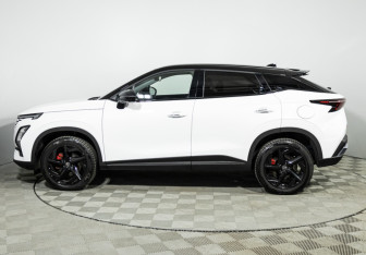 Подержанный автомобиль Omoda C5 2023 года (8 фото)