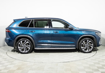 Подержанный автомобиль Geely Monjaro 2023 года (4 фото)