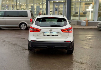 Подержанный автомобиль Nissan Qashqai 2019 года (5 фото)