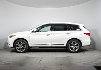 Подержанный автомобиль Infiniti QX60 2014 года (8 фото)