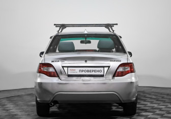 Подержанный автомобиль Daewoo Nexia Sedan 2013 года (5 фото)