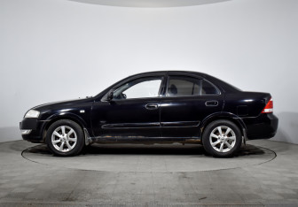Подержанный автомобиль Nissan Almera Classic 2008 года (8 фото)