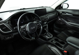 Подержанный автомобиль Kia Seltos 2020 года (11 фото)