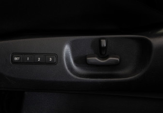 Подержанный автомобиль Mazda CX-9 2008 года (16 фото)
