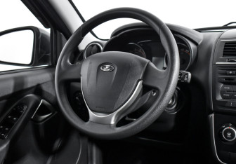 Подержанный автомобиль LADA (ВАЗ) Granta Sedan 2019 года (14 фото)