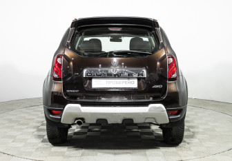 Подержанный автомобиль Renault Duster 2015 года (6 фото)