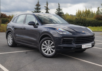 Подержанный автомобиль Porsche Cayenne 2018 года (6 фото)