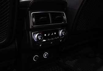 Подержанный автомобиль Audi Q7 2017 года (29 фото)