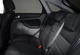 Подержанный автомобиль Ford Focus Hatchback 2010 года (12 фото)