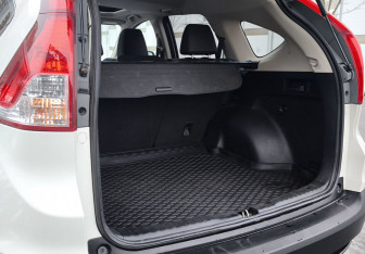 Подержанный автомобиль Honda CR-V 2014 года (10 фото)