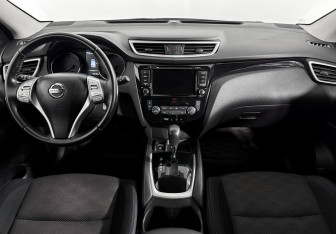 Подержанный автомобиль Nissan Qashqai 2017 года (15 фото)