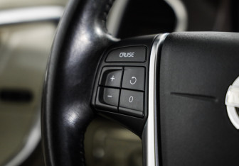 Подержанный автомобиль Volvo XC60 2012 года (12 фото)
