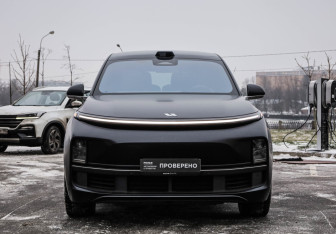 Подержанный автомобиль LiXiang L9 2024 года (4 фото)