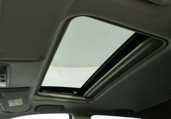 Подержанный автомобиль Mitsubishi Outlander 2014 года (16 фото)