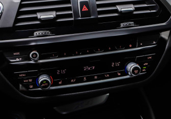 Подержанный автомобиль BMW X4 2018 года (17 фото)