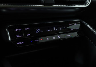 Подержанный автомобиль Kia K5 2021 года (18 фото)