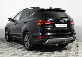 Подержанный автомобиль Hyundai Santa Fe 2017 года (7 фото)