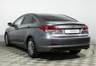 Подержанный автомобиль Hyundai i40 Sedan 2016 года (7 фото)