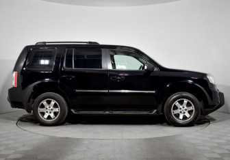 Подержанный автомобиль Honda Pilot 2012 года (4 фото)