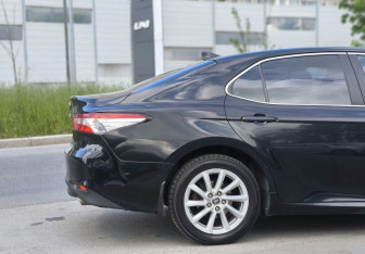 Подержанный автомобиль Toyota Camry Sedan 2021 года (8 фото)