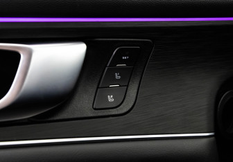 Подержанный автомобиль Changan UNI-K 2023 года (23 фото)