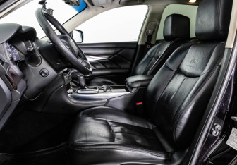 Подержанный автомобиль Infiniti M Sedan 2012 года (24 фото)