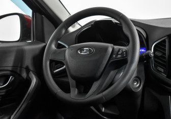 Подержанный автомобиль LADA (ВАЗ) XRAY 2017 года (16 фото)