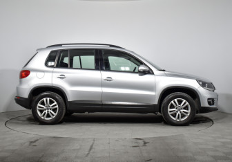 Подержанный автомобиль Volkswagen Tiguan 2015 года (4 фото)