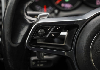 Подержанный автомобиль Porsche Cayenne 2014 года (15 фото)