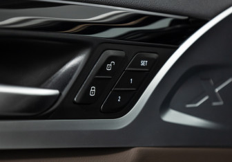 Подержанный автомобиль BMW X3 2019 года (17 фото)