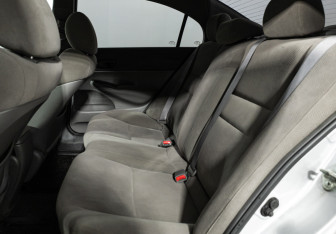 Подержанный автомобиль Honda Civic Sedan 2008 года (10 фото)