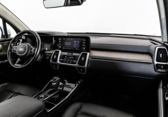Подержанный автомобиль Kia Sorento 2021 года (11 фото)