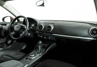 Подержанный автомобиль Audi A3 Sedan 2014 года (9 фото)