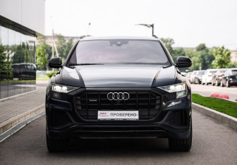 Подержанный автомобиль Audi Q8 2019 года (3 фото)