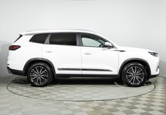 Подержанный автомобиль Chery Tiggo 8 Pro 2022 года (4 фото)