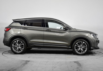 Подержанный автомобиль Geely Coolray 2022 года (4 фото)