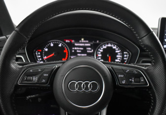 Подержанный автомобиль Audi A4 Sedan 2018 года (19 фото)