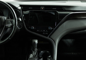 Подержанный автомобиль Toyota Camry Sedan 2018 года (14 фото)