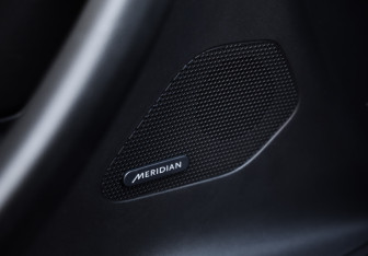 Подержанный автомобиль Jaguar F-Pace 2016 года (24 фото)