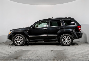Подержанный автомобиль Jeep Grand Cherokee 2008 года (8 фото)