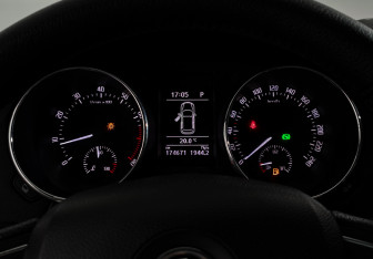 Подержанный автомобиль Skoda Yeti 2014 года (17 фото)