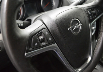Подержанный автомобиль Opel Mokka 2014 года (15 фото)