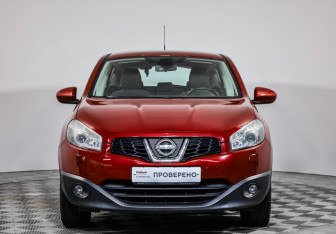 Подержанный автомобиль Nissan Qashqai 2011 года (2 фото)