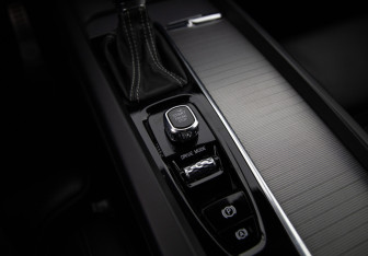 Подержанный автомобиль Volvo XC60 2020 года (14 фото)