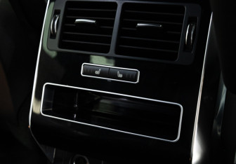 Подержанный автомобиль Land Rover Range Rover Sport 2015 года (19 фото)